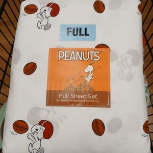 New Peanuts Snoopy Football Full Sheet Set